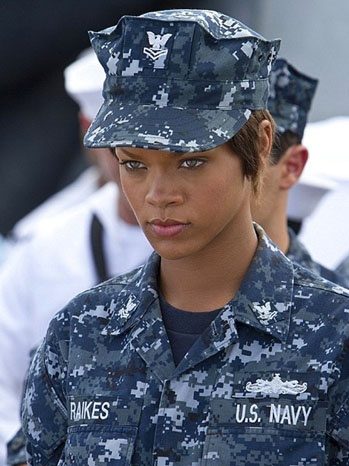Rihanna มาในมาดเท่ห์กับภาพยนต์เรื่อง BattleShip