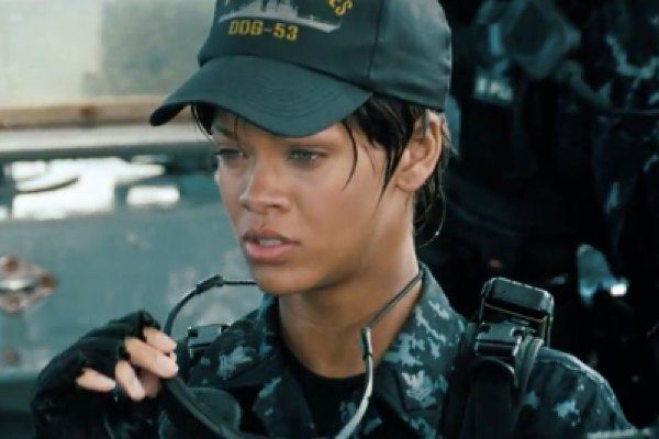 Rihanna มาในมาดเท่ห์กับภาพยนต์เรื่อง BattleShip