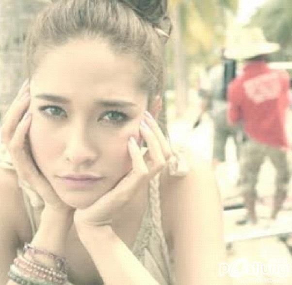 พลอย  เซ็กซี่บาดใจ