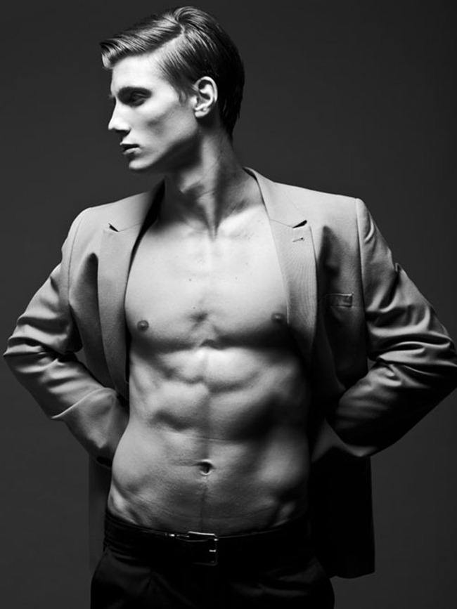 FASHION PHOTOGRAPHY: DORIAN REEVES BY PHOTOGRAPHER CONAN THAI
