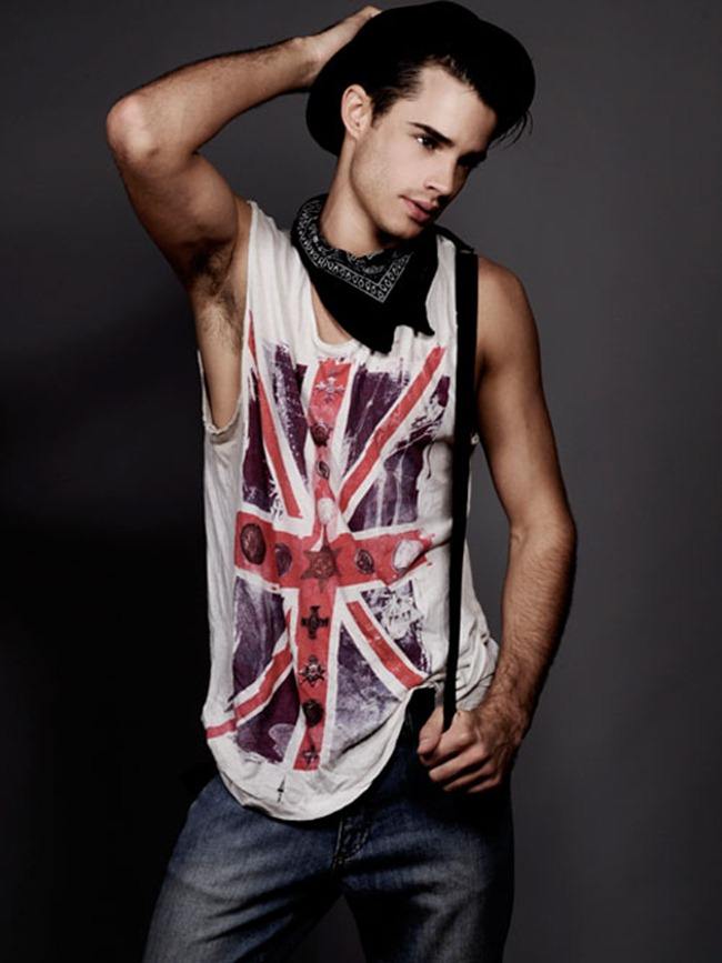 FEATURED PHOTOGRAPHER: KENZIE ROTH BY PHOTOGRPAHER WILLIAM LORDS