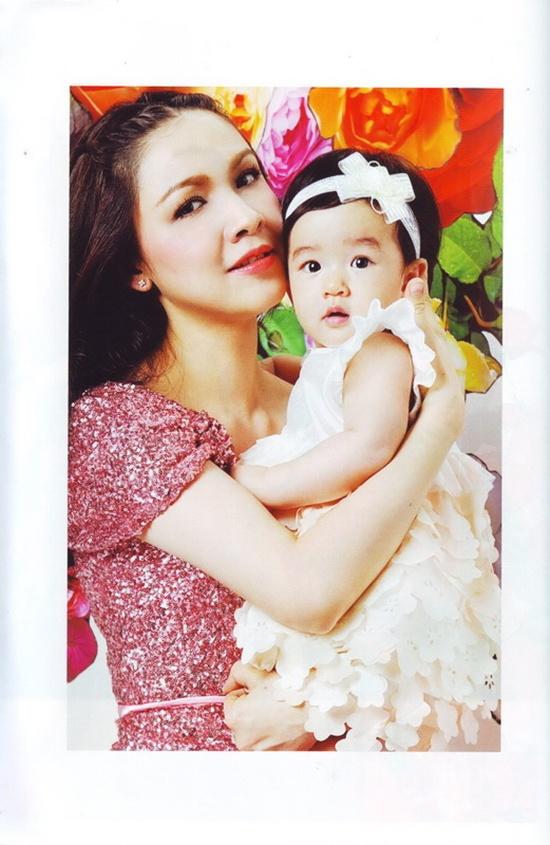 กบ สุวนันท์ & น้องณดา @ ขวัญเรือน no.670 April 2012