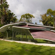 Modern Australian Architecture - Leaf House mimics terrain