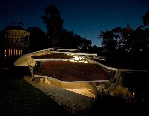 Modern Australian Architecture - Leaf House mimics terrain