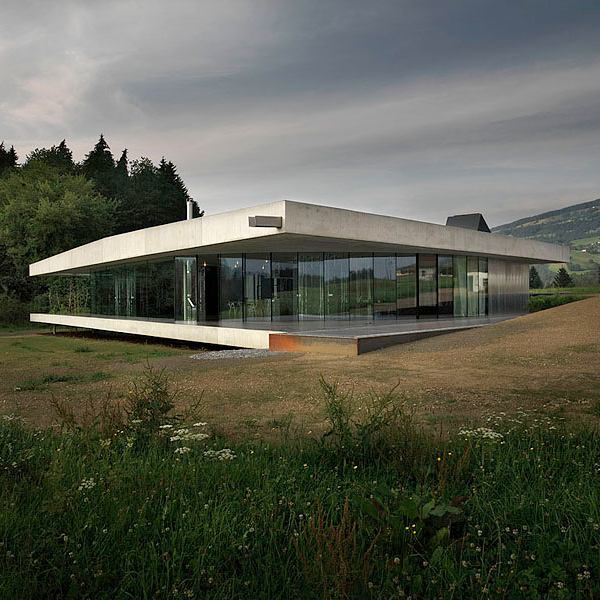 Modern Country House Suitable For Any Landscape