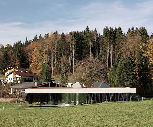 Modern Country House Suitable For Any Landscape