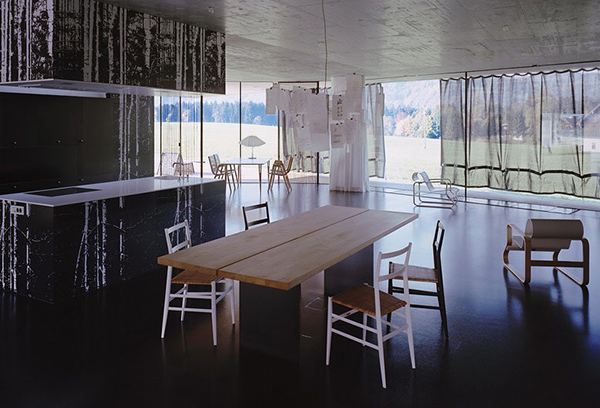 Modern Country House Suitable For Any Landscape