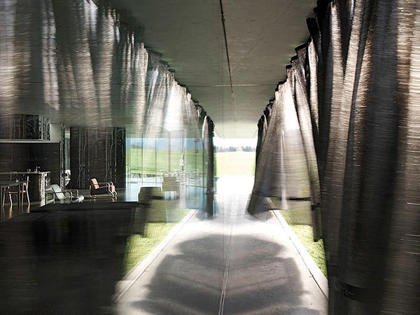 Modern Country House Suitable For Any Landscape