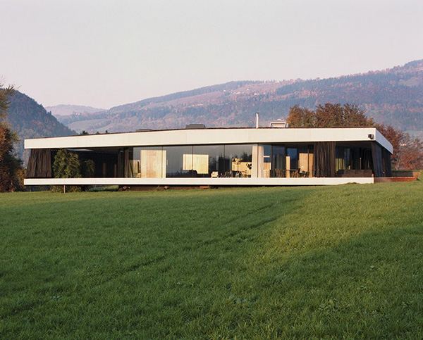 Modern Country House Suitable For Any Landscape