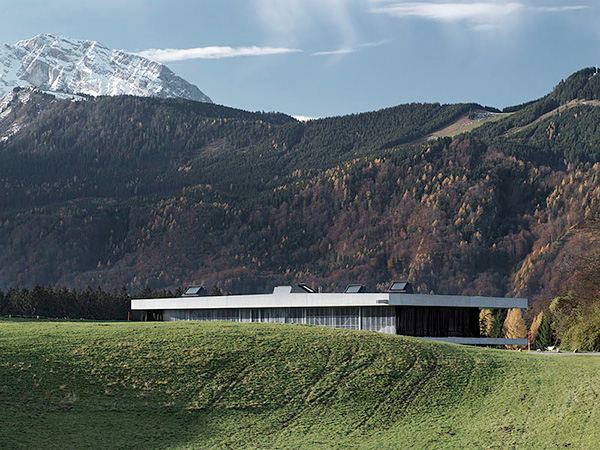 Modern Country House Suitable For Any Landscape