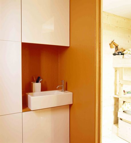 Small Beach Cottage - compact waterfront cottage design that is coziest ever!