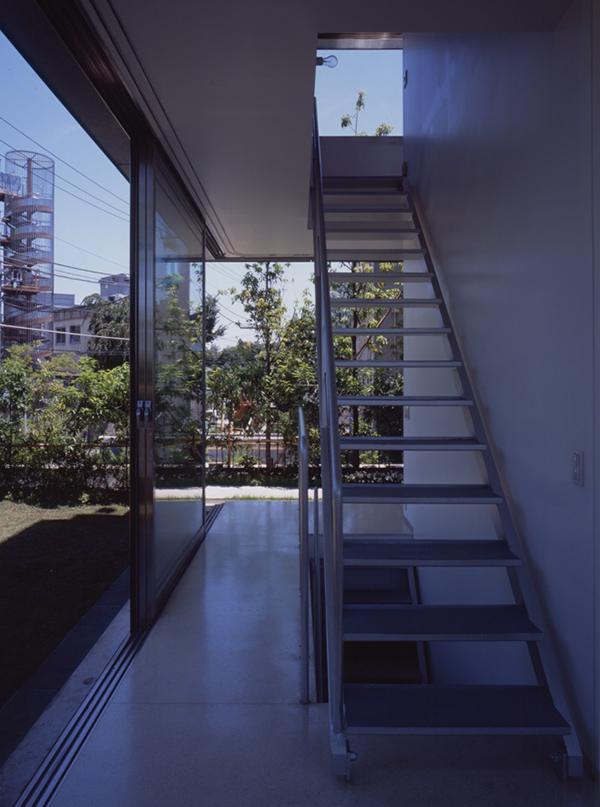 Modern Japan Houses - 360-degree garden access plus a rooftop patio!