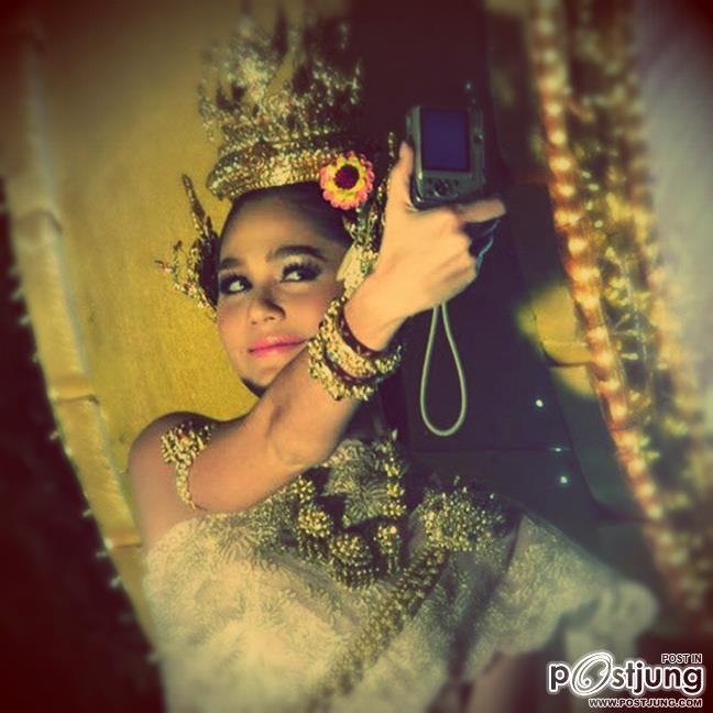 Pix ชมพู่ อารยา "Songkran festival"