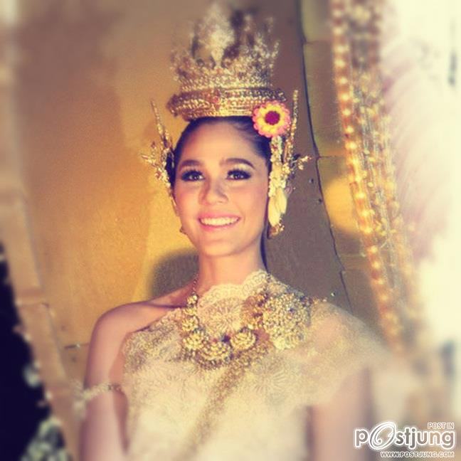 Pix ชมพู่ อารยา "Songkran festival"