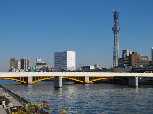 ญี่ปุ่นสร้างตึกหอคอย"Sky Tree"เสร็จแล้ว ผงาดทุบสถิติสูงที่สุดของโลก