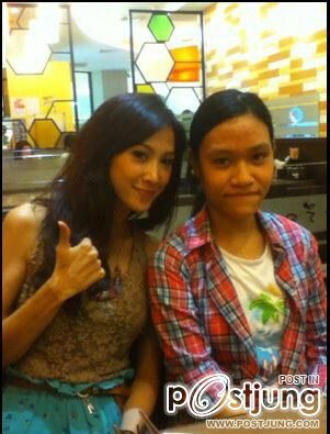 "ยุ้ย จีรนันท์"พาแฟนคลับไปกินข้าวในวันสงกรานต์ น่ารักจริงๆ