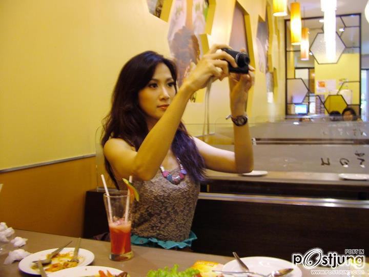 ดูสิถ่ายรูปแฟนคลับเก็บไว้ด้วย ตั้งใจถ่ายสุดๆๆ ดูท่าสิ อิอิ