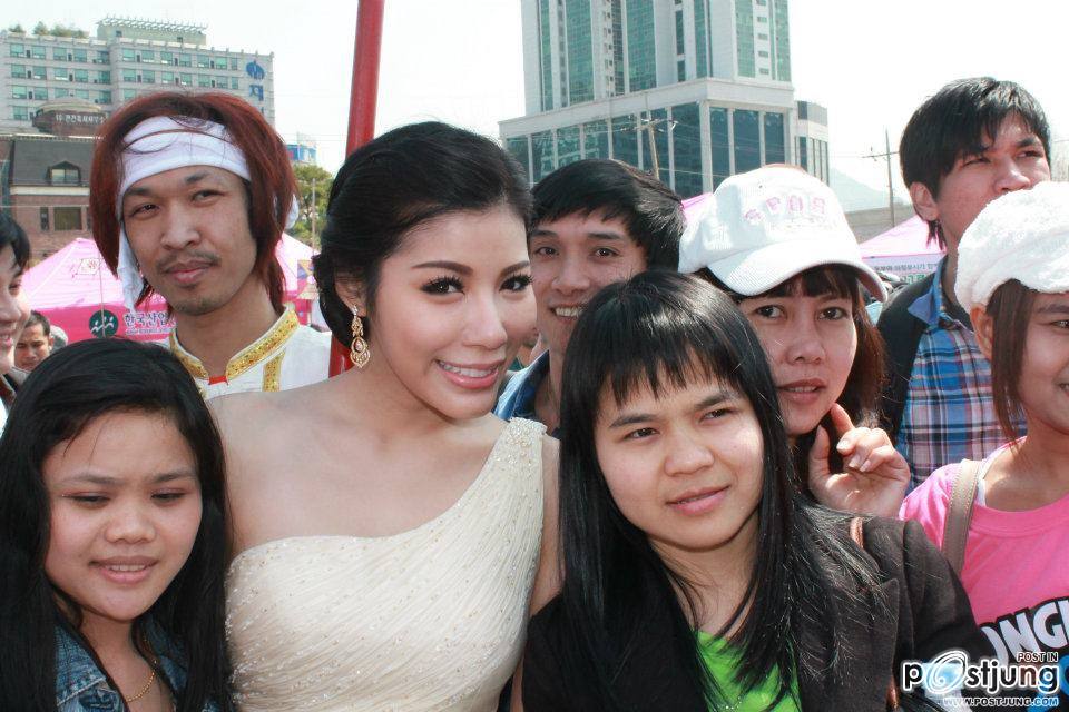 หนูแหวน กับงานสงกรานต์ เกาหลี 2012