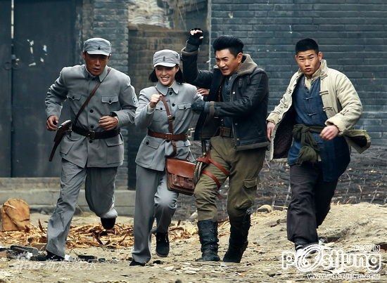 Advance Toward Gunfires 向著炮火前進 (2012)