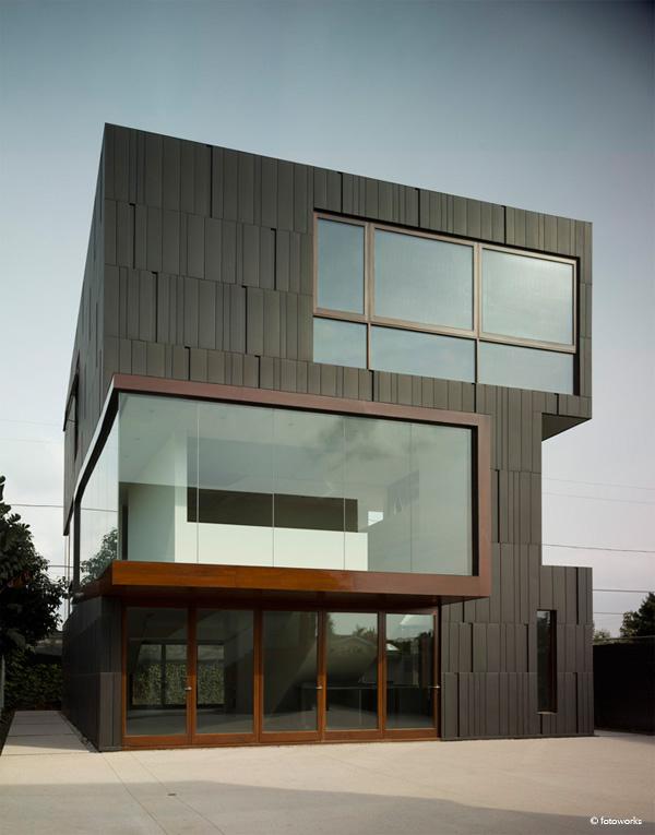 Custom Home in Los Angeles by Custom Home Architects Studio 0.10