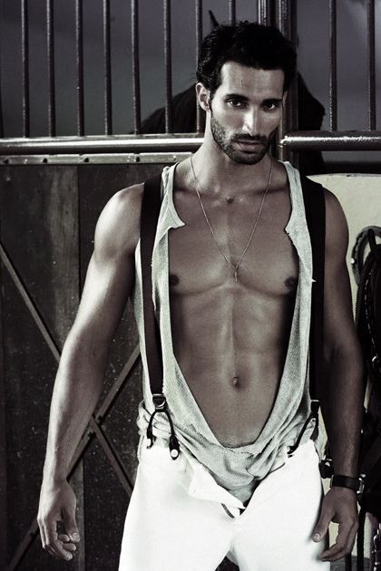 Claudio Hernandes for Revista Junior