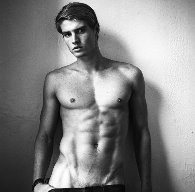 MASCULINE DOSAGE: JULIAN NADERER BY PHOTOGRAPHER JUSTIN VIOLINI