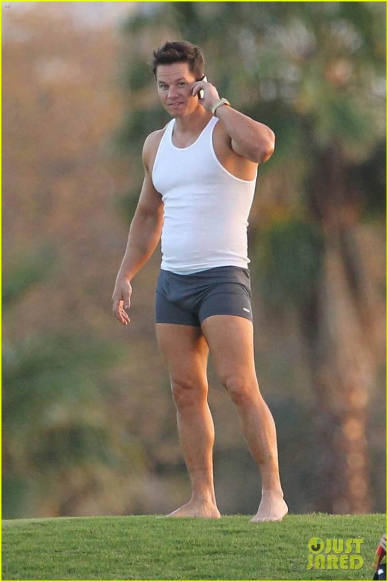 Mark Wahlberg In Underwear For 'Pain & Gain'!