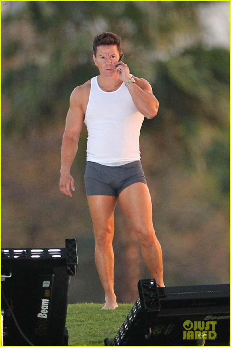 Mark Wahlberg In Underwear For 'Pain & Gain'!