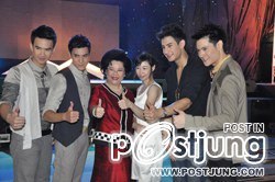 แฟนคลับร่วมแสดงความยินดีกับเควิ่น โดนัท