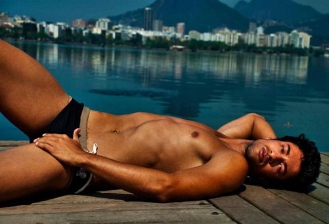 MASCULINE DOSAGE: PEDRO ABOUD IN "SMELL OF SUN" BY PHOTOGRAPHER DIDIO