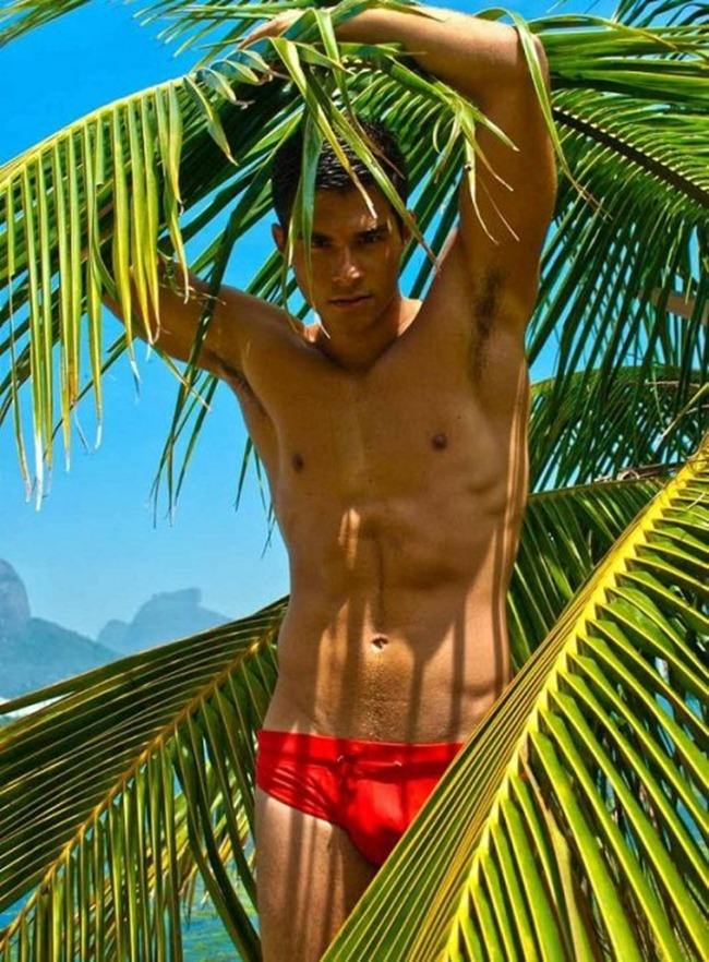 MASCULINE DOSAGE: PEDRO ABOUD IN "SMELL OF SUN" BY PHOTOGRAPHER DIDIO