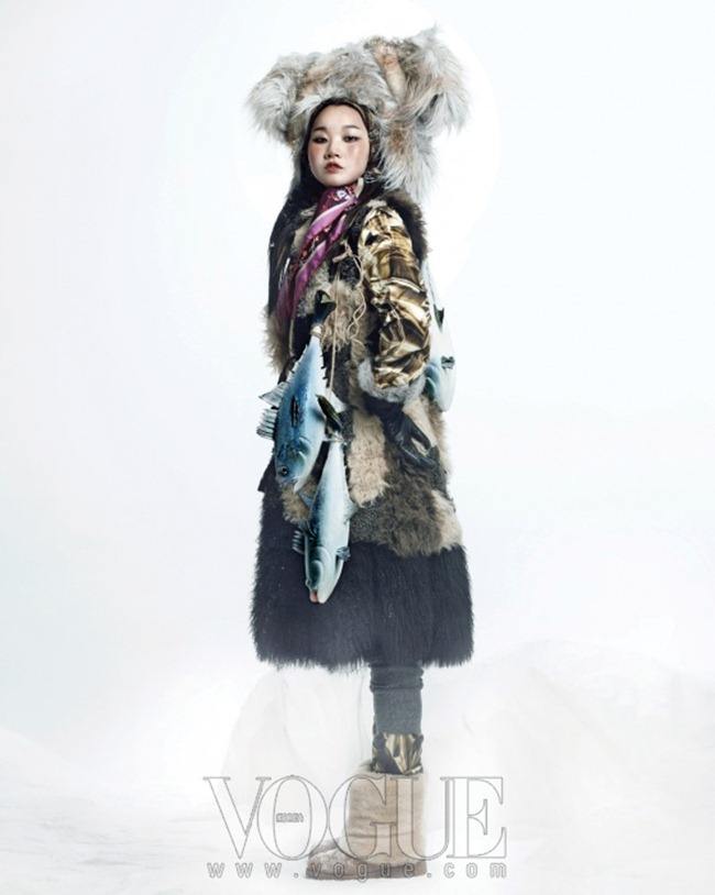 VOGUE KOREA: HAN HYE JIN, SONG KYUNG AH & JANG YOON JU IN "QUEEN OF SNOW" BY PHOTOGRAPHER HONG JANG