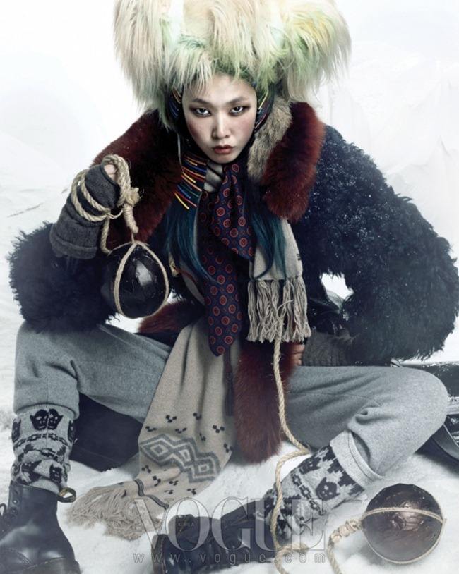 VOGUE KOREA: HAN HYE JIN, SONG KYUNG AH & JANG YOON JU IN "QUEEN OF SNOW" BY PHOTOGRAPHER HONG JANG