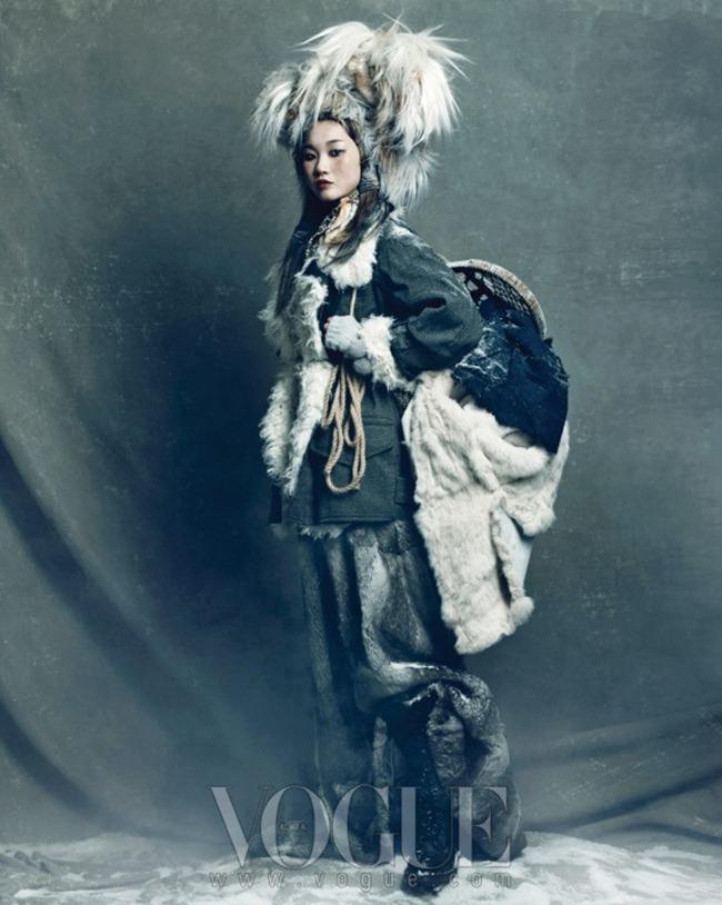 VOGUE KOREA: HAN HYE JIN, SONG KYUNG AH & JANG YOON JU IN "QUEEN OF SNOW" BY PHOTOGRAPHER HONG JANG