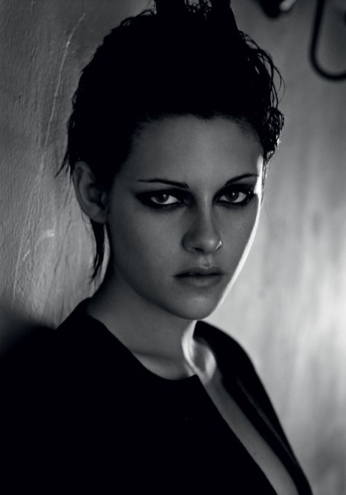 INTERVIEW MAGAZINE: TWILIGHT SAGA'S KRISTEN STEWART GETS INTENSE BY CRAIG MCDEAN