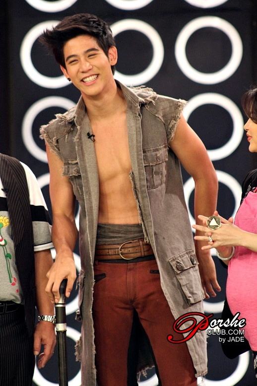 { pic } พอร์ช ศรัณย์ ใน ลูกผู้ชายไม้ตะพด @ รายการวันวานยังหวานอยู่