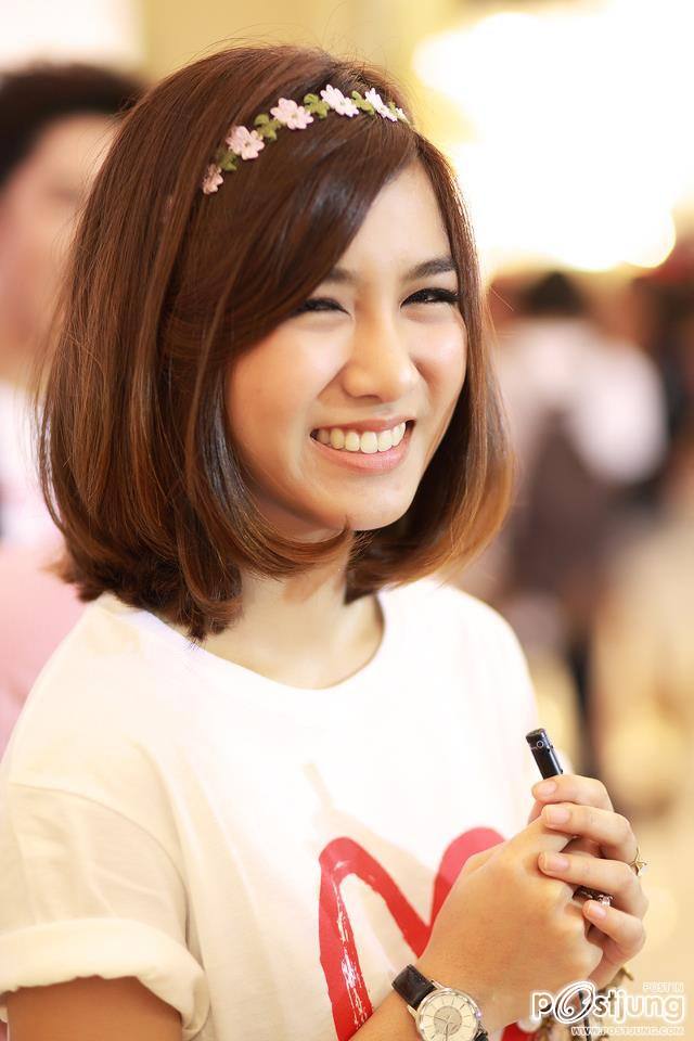 กิ่ง เหมือนแพร (เดอะสตาร์5)งานขายเสื้อที่Paragon