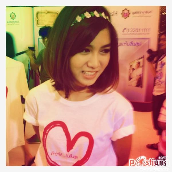 กิ่ง เหมือนแพร (เดอะสตาร์5)งานขายเสื้อที่Paragon