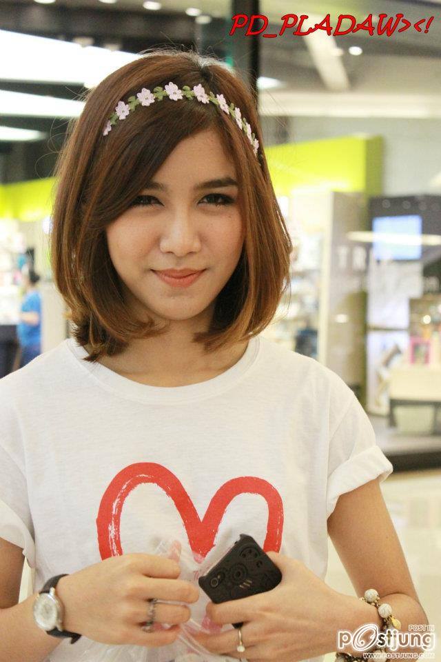 กิ่ง เหมือนแพร (เดอะสตาร์5)งานขายเสื้อที่Paragon