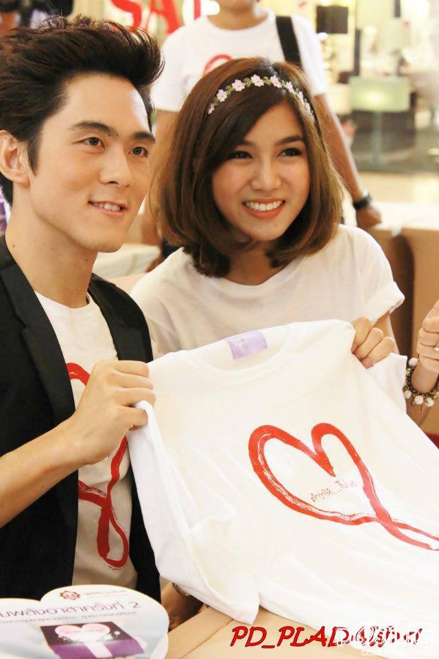 กิ่ง เหมือนแพร (เดอะสตาร์5)งานขายเสื้อที่Paragon