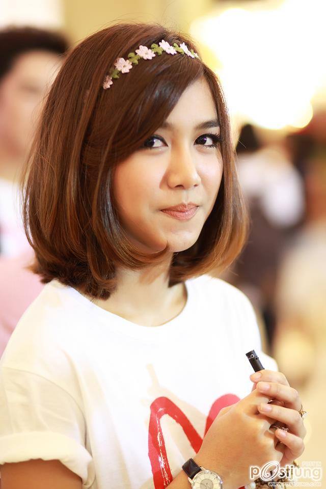 กิ่ง เหมือนแพร (เดอะสตาร์5)งานขายเสื้อที่Paragon