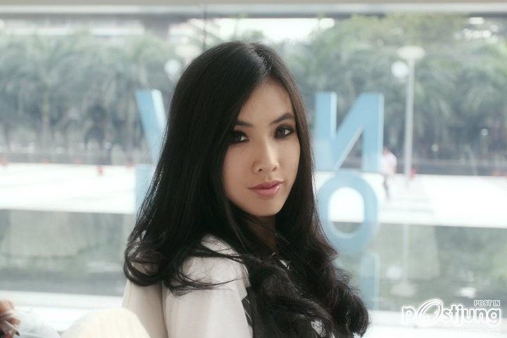 ซายน์ นักร้องนำวง 8th Floor