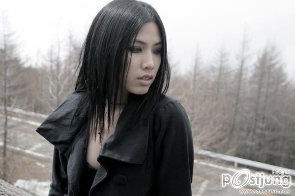 ซายน์ นักร้องนำวง 8th Floor