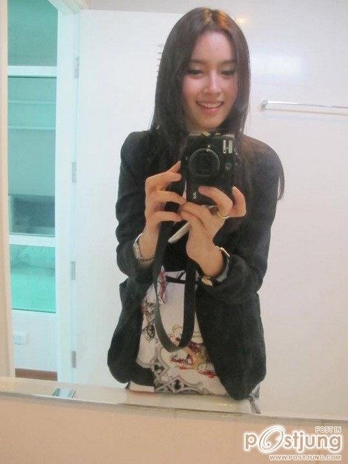 สวยจัดเต็มกับน้องปอย