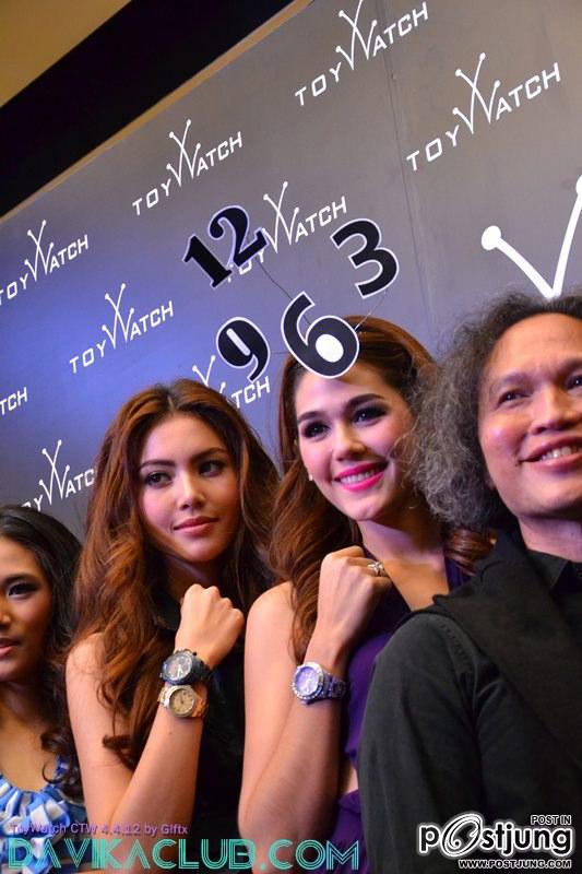 ใหม่กับชมพู่ สวยกินกันไม่ลง