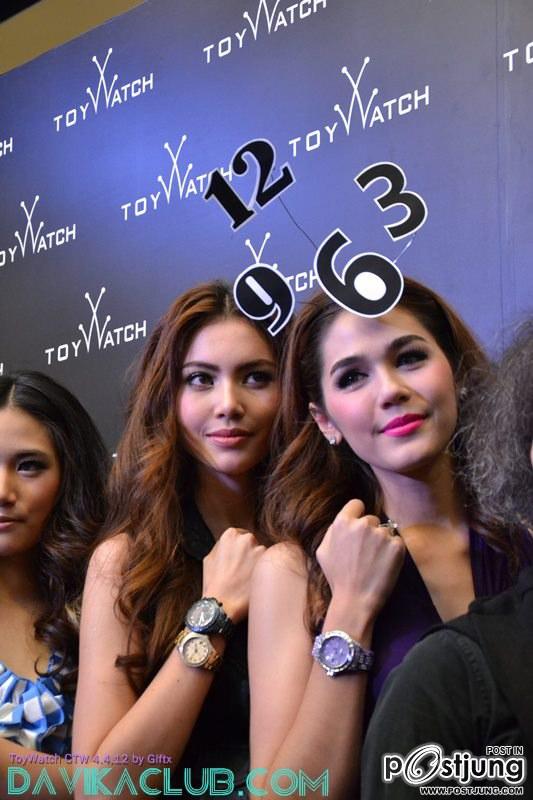 ใหม่กับชมพู่ สวยกินกันไม่ลง