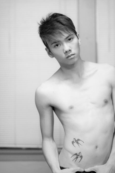 GUY SEXY PHOTO 2