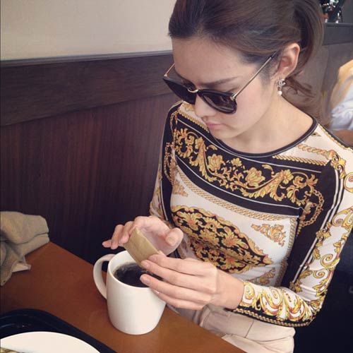 แฟชั่น เสื้อผ้าลาย ๆ สไตล์ดาราสาวสวย