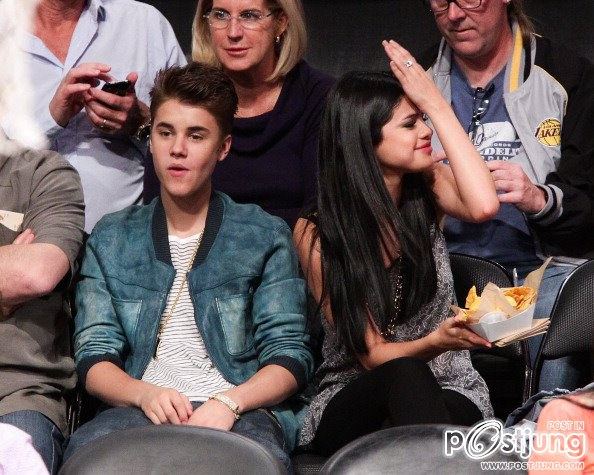 Justin Bieber Fu*k-U Shirt – Lunch time at Chilis Restaurant and  Jelena @the Lakers vs. Spurs Game