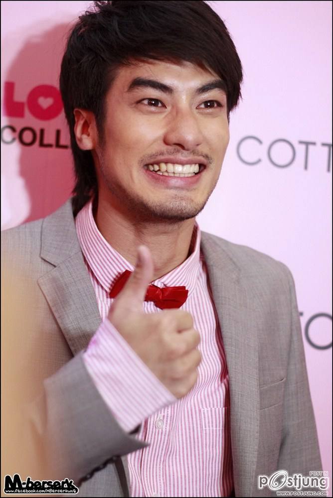 ดาราออกงาน